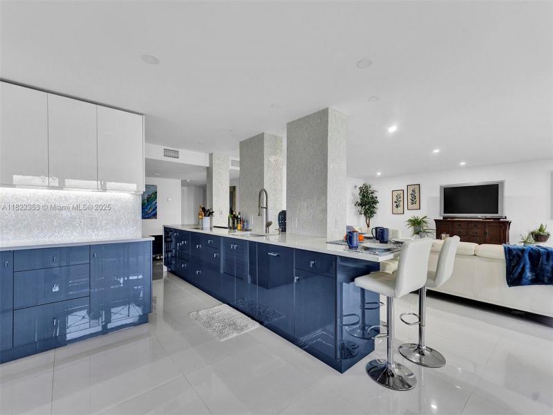 Condo for sale at Playa Del Mar 506