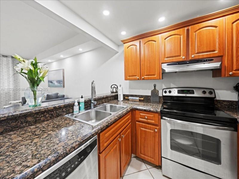 Property photo # 9