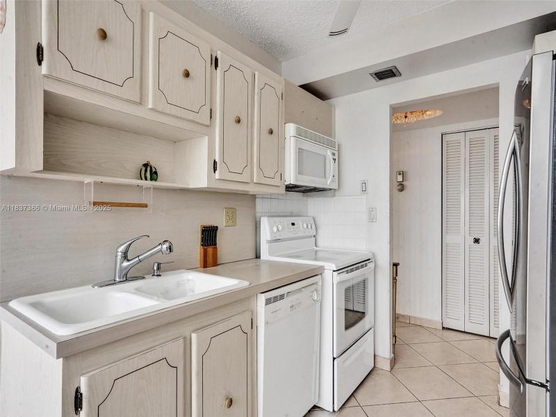 Property photo # 8