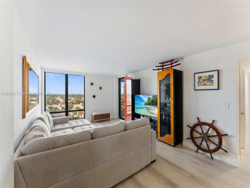 Property photo # 4