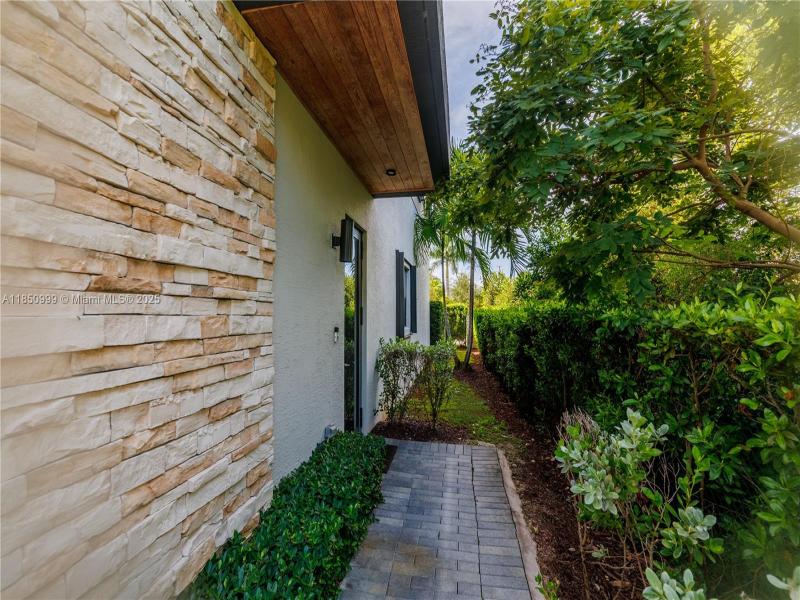 Property photo # 9