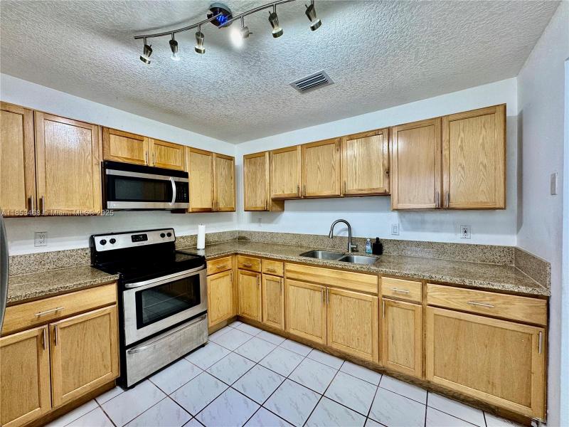 Property photo # 9