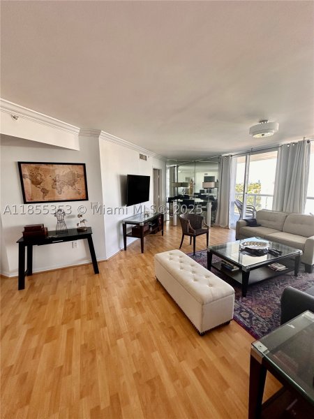 La Gorce Palace Apt #806