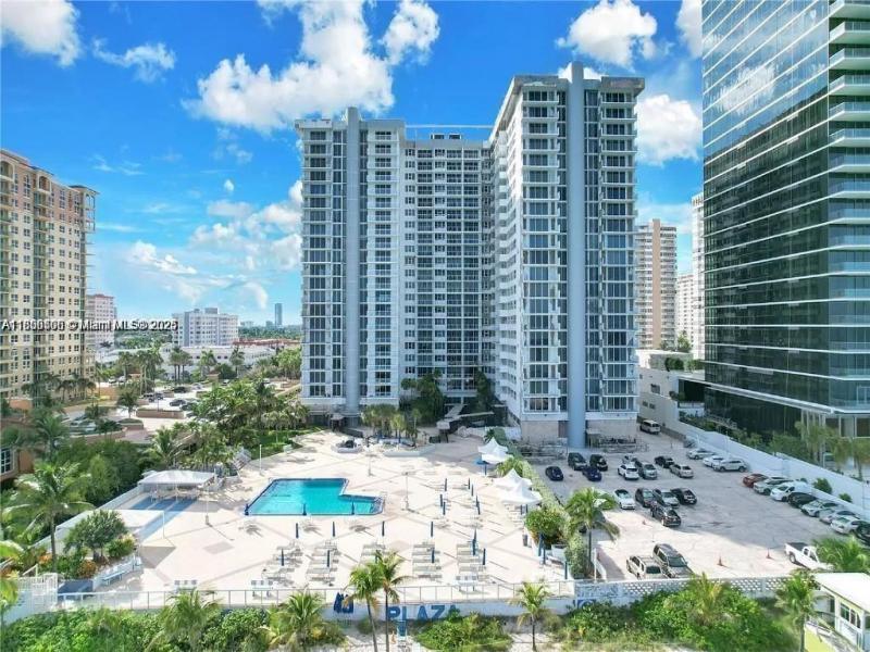 Condo for sale at Parker Plaza Estates 516