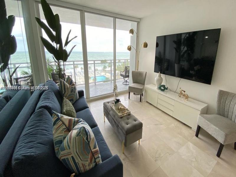 Condo for sale at Parker Plaza Estates 516