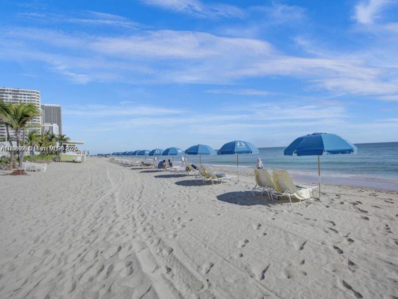 Condo for sale at Parker Plaza Estates 516