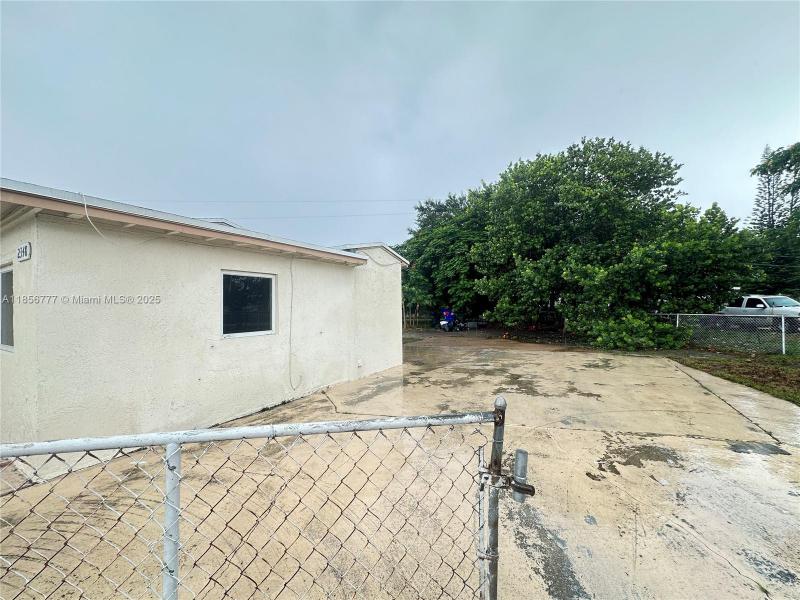 Property photo # 8