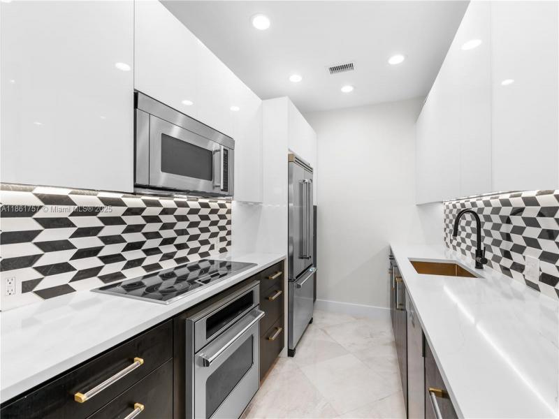 Property photo # 8