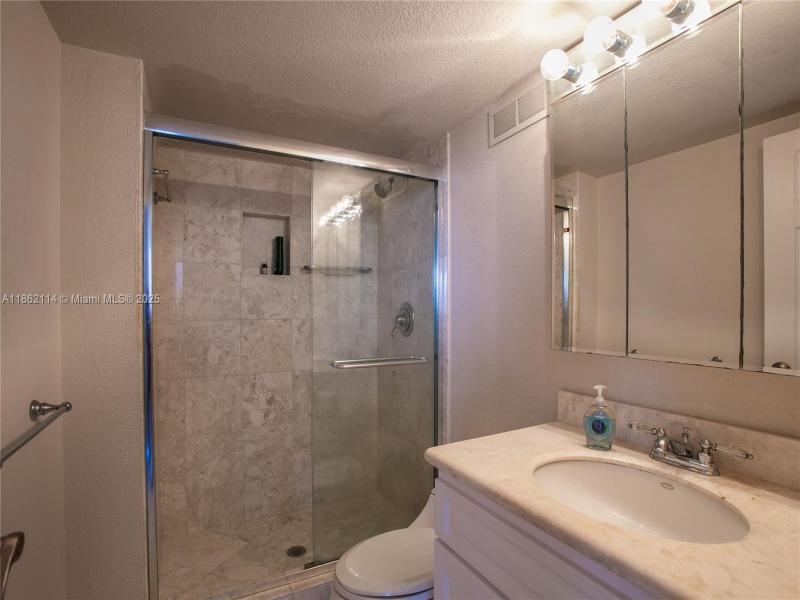 Condo for sale at Avant Garde 1008