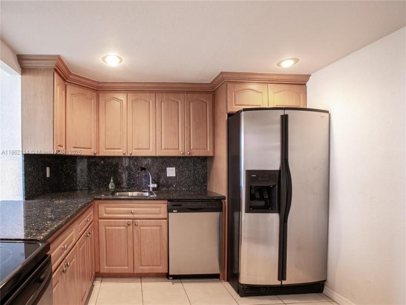 Condo for sale at Avant Garde 1008