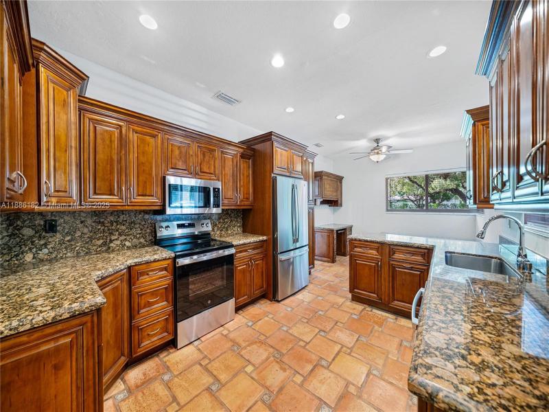 Property photo # 6