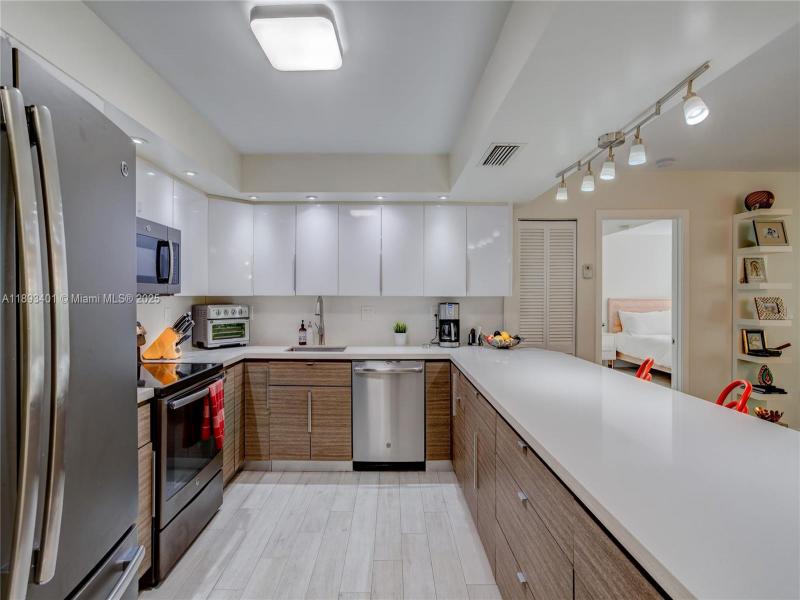 Property photo # 9