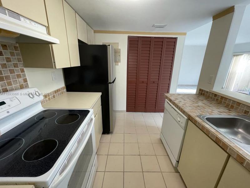 Property photo # 9