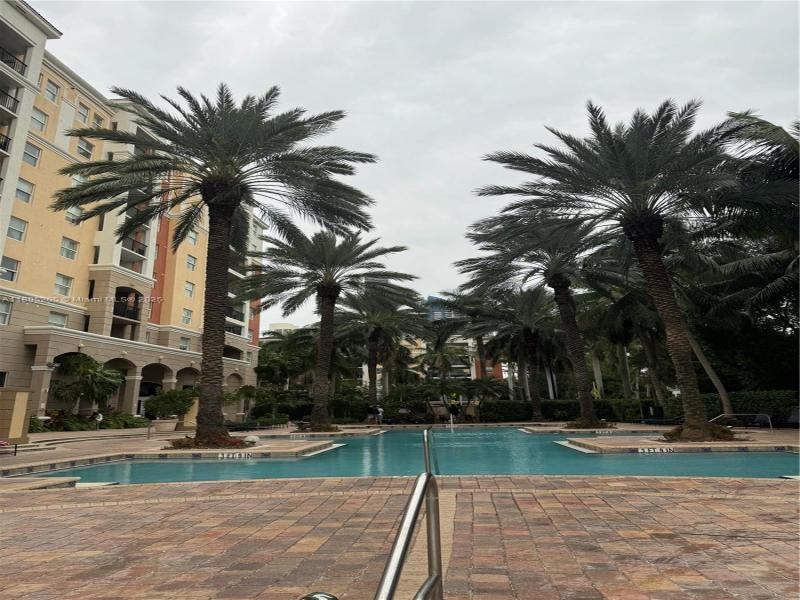 Comprar apartamento en Porto Bellagio 3402