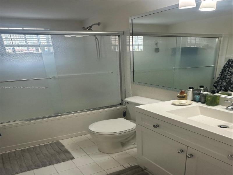 Comprar apartamento en Porto Bellagio 3402