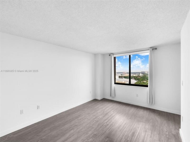 Condo for sale at Brickell Bay Club PH208