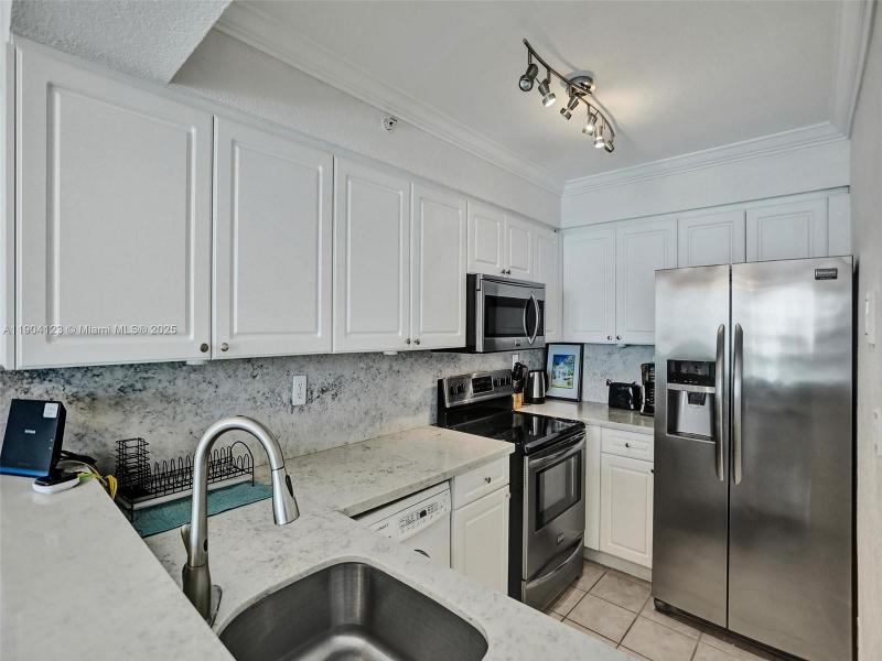 Apartment for rent at The Wave Condo 505