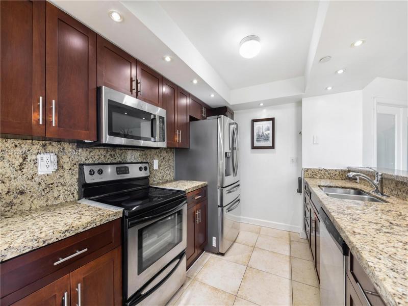 Condo for sale at Towers of Quayside 4 412