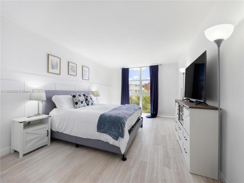 Condo for sale at Towers of Quayside 4 412