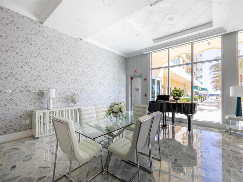 Condo for sale at The Wave Condo 439