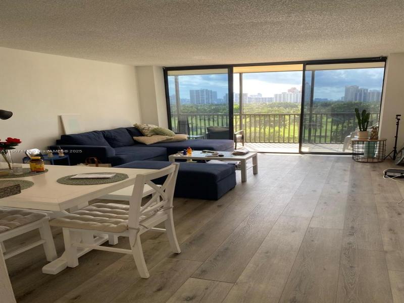 Comprar apartamento en Coronado I 737