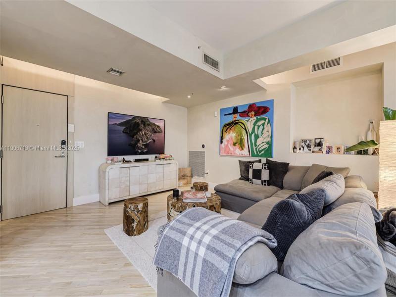 Comprar apartamento en The Meridian Lofts 307