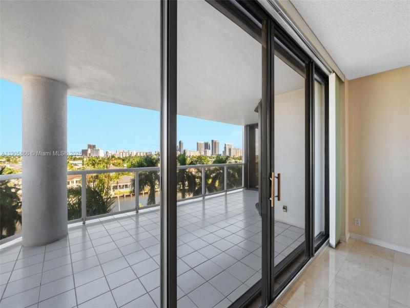 Comprar apartamento en Harbor Tower at Waterways 602