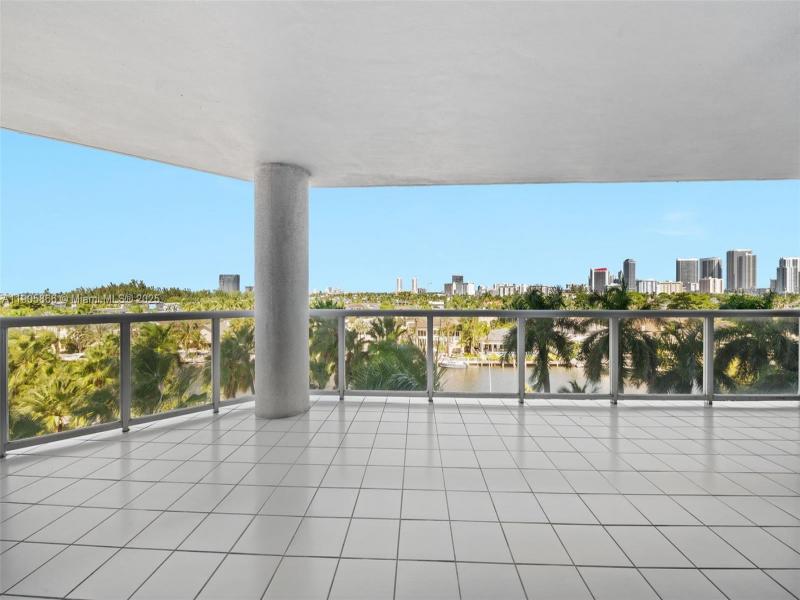 Comprar apartamento en Harbor Tower at Waterways 602