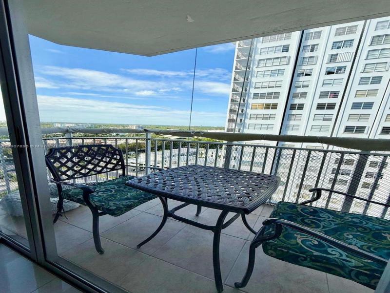 Comprar apartamento no Del Prado South Tower 1604
