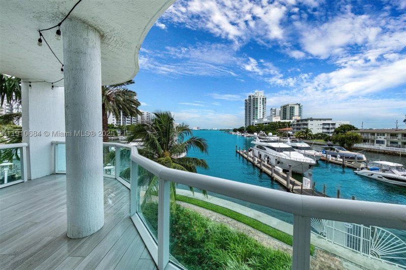 360 Condo Marina Residences East Apt #207