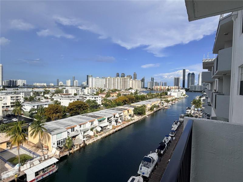 Coral Isle East Apt #910