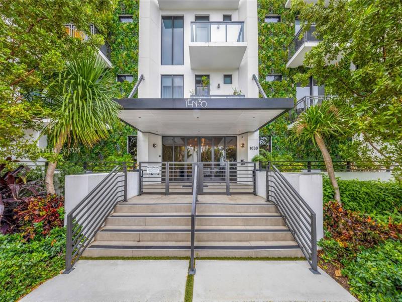 Ten30 Apt #306