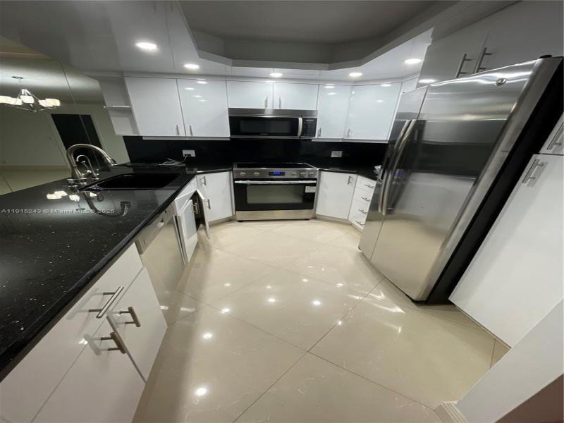 Condo for sale at Hallmark of Hollywood 1823