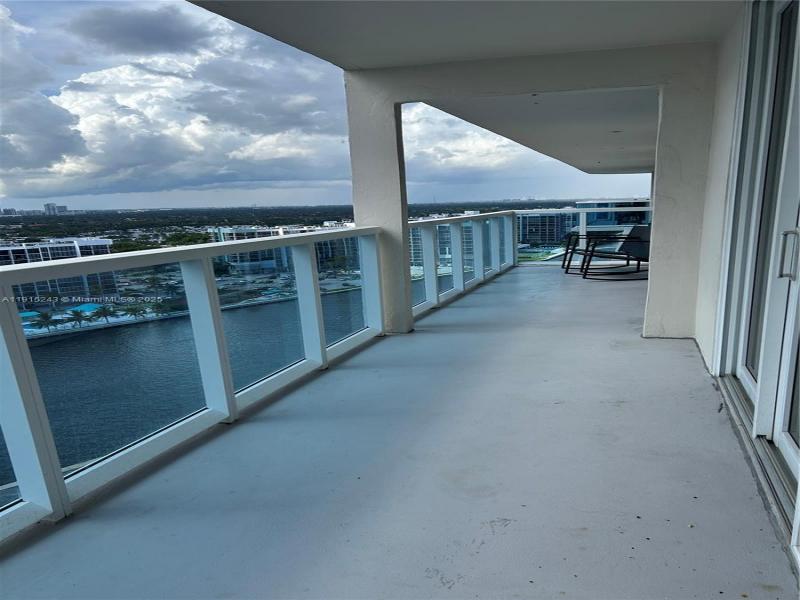 Condo for sale at Hallmark of Hollywood 1823