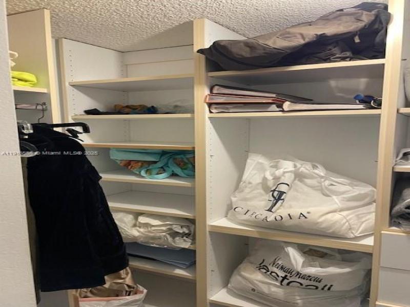Comprar apartamento en Winston Towers 1605