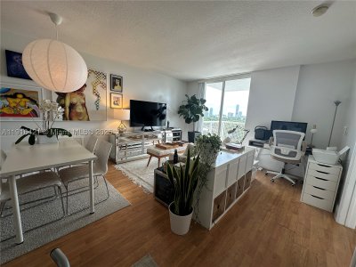 Brickell Vista Apt #1010