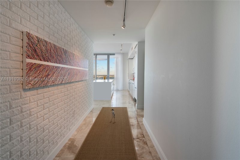Comprar apartamento no Midtown Miami 2 H2504