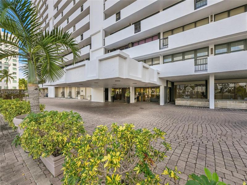 Condo for sale at The Corinthian 15H