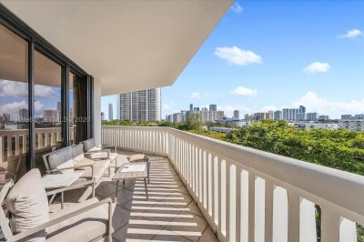 2000 Williams Island Apt #602