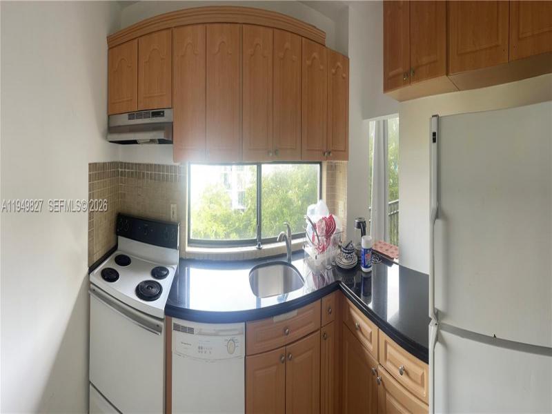 Condo for sale at Plaza of the Americas 603