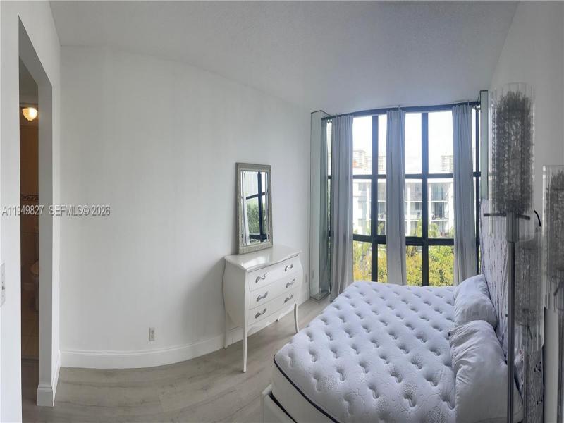 Condo for sale at Plaza of the Americas 603
