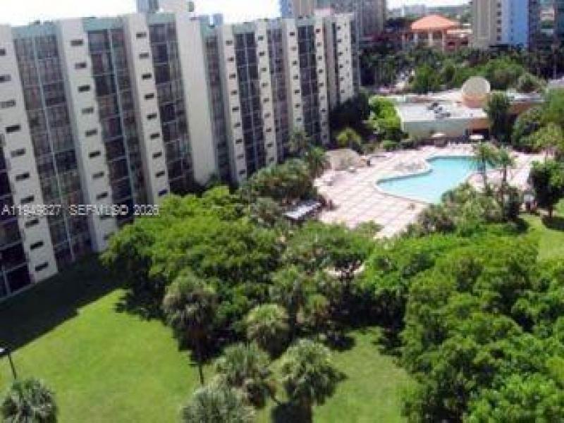 Condo for sale at Plaza of the Americas 603
