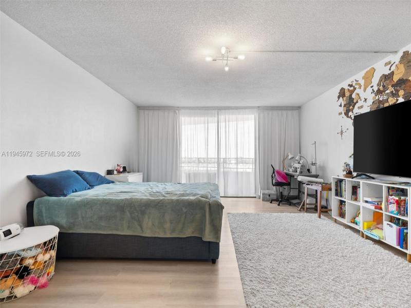 Condo for sale at Olympus Towers 606