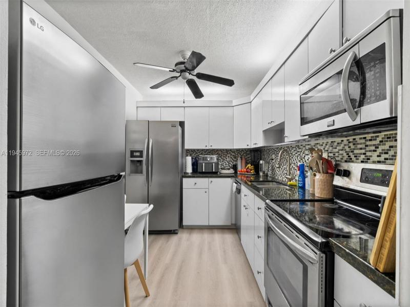 Condo for sale at Olympus Towers 606