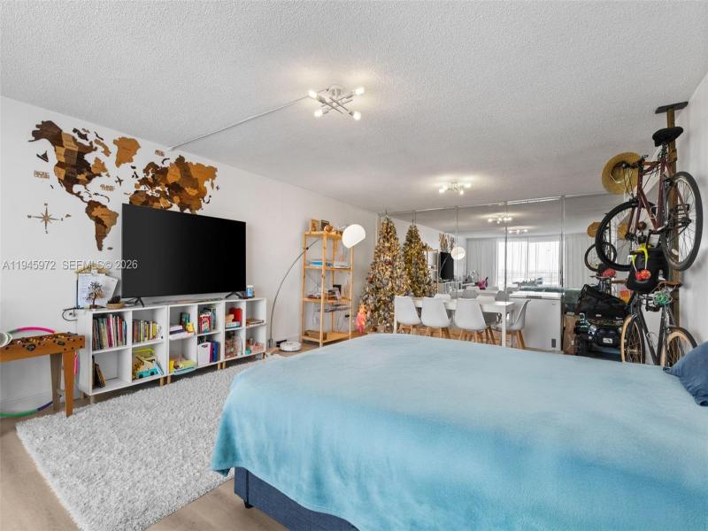 Condo for sale at Olympus Towers 606