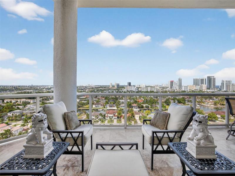 Comprar apartamento en Harbor Tower at Waterways PH2