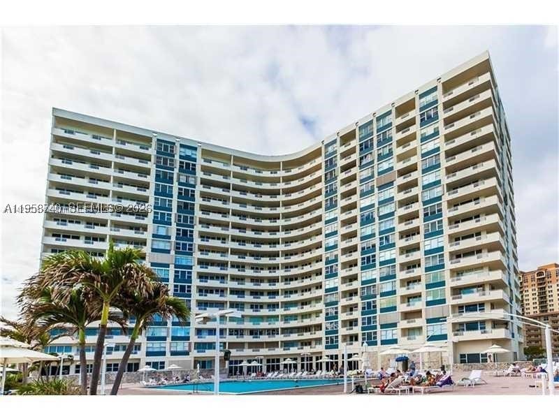 Apartment for rent at Parker Dorado 1602