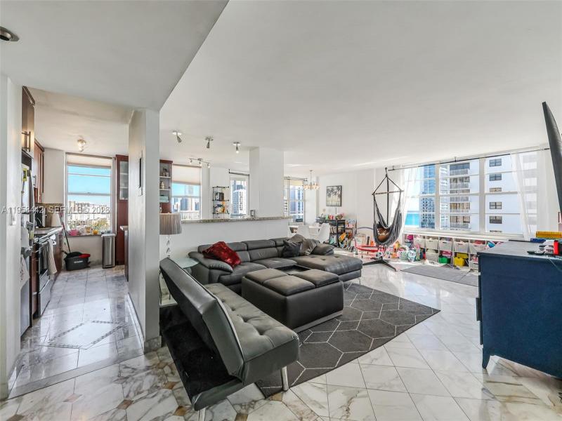 Comprar apartamento en Winston Towers 1404