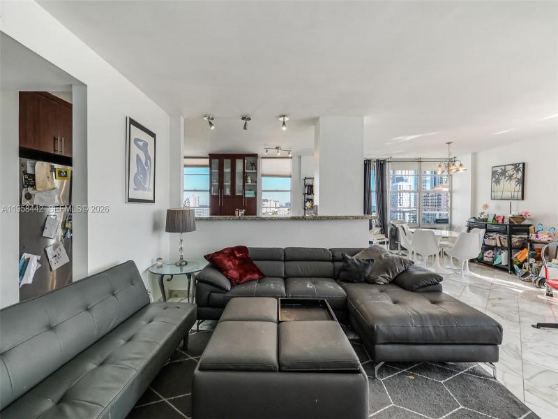 Comprar apartamento en Winston Towers 1404