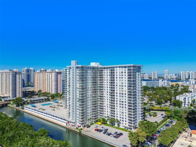Comprar apartamento en Winston Towers 1404
